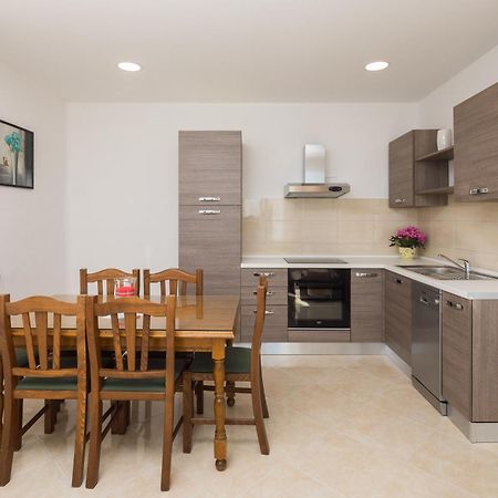 Sandy Beach Apartment Omiš Exteriér fotografie