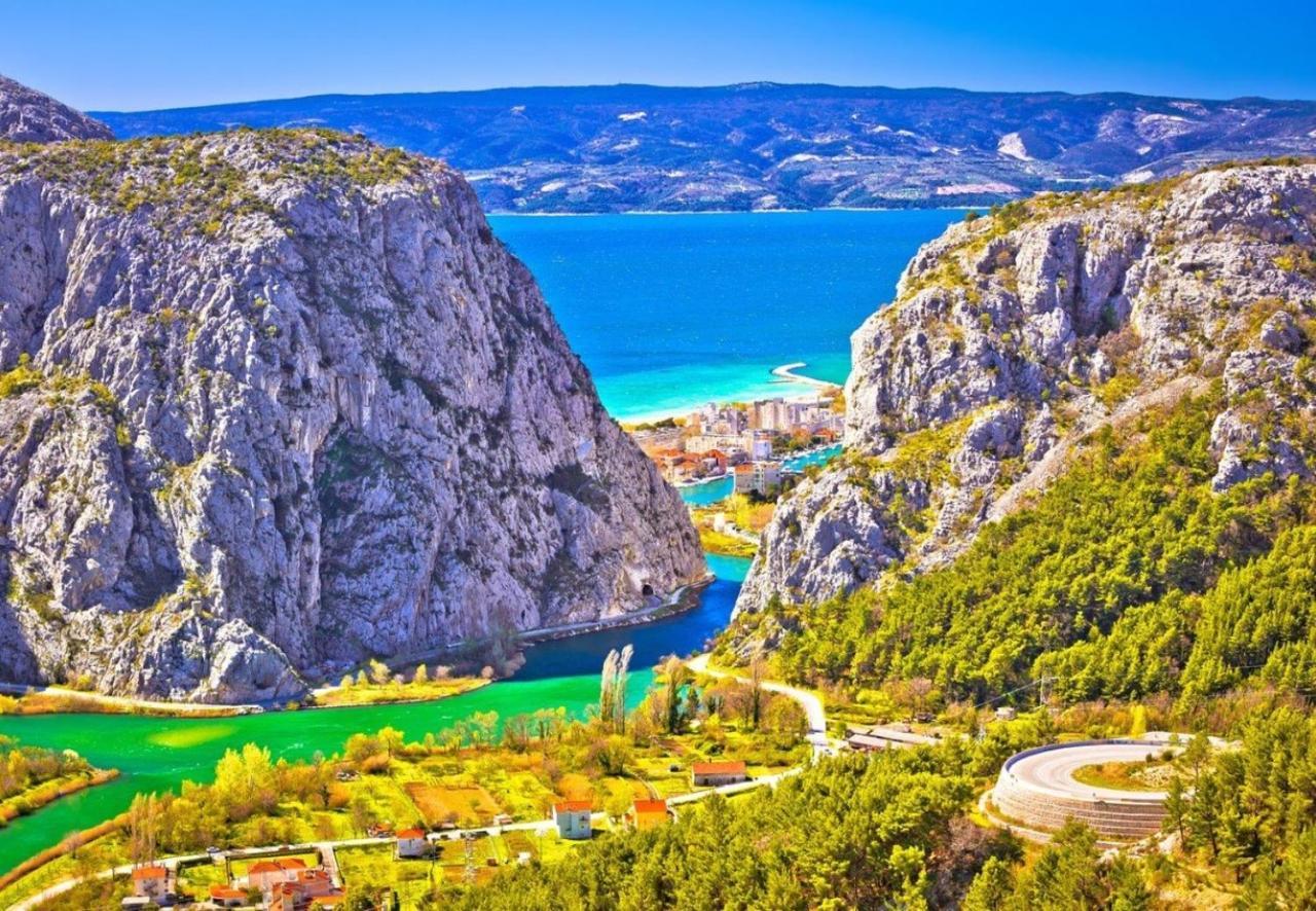 Sandy Beach Apartment Omiš Exteriér fotografie