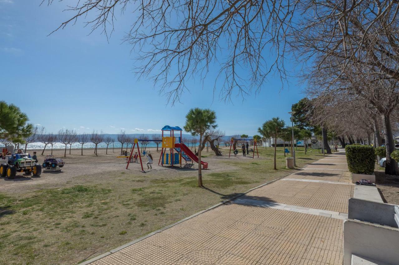 Sandy Beach Apartment Omiš Exteriér fotografie